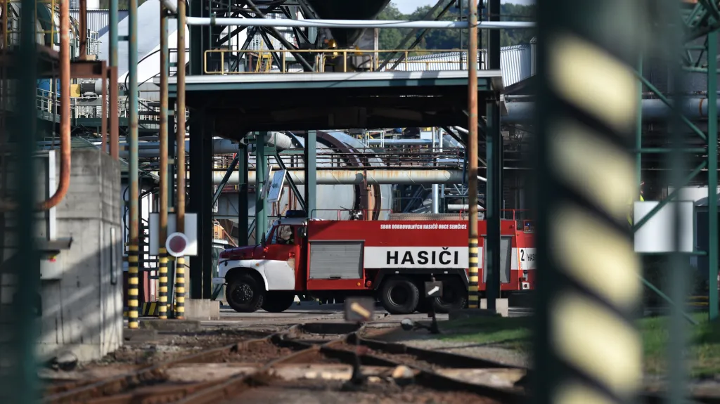 Hasiči zasahují u exploze v dobrovickém lihovaru