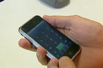Šťastných vlastníků iPhonu 3G už je v Česku skoro 2500
