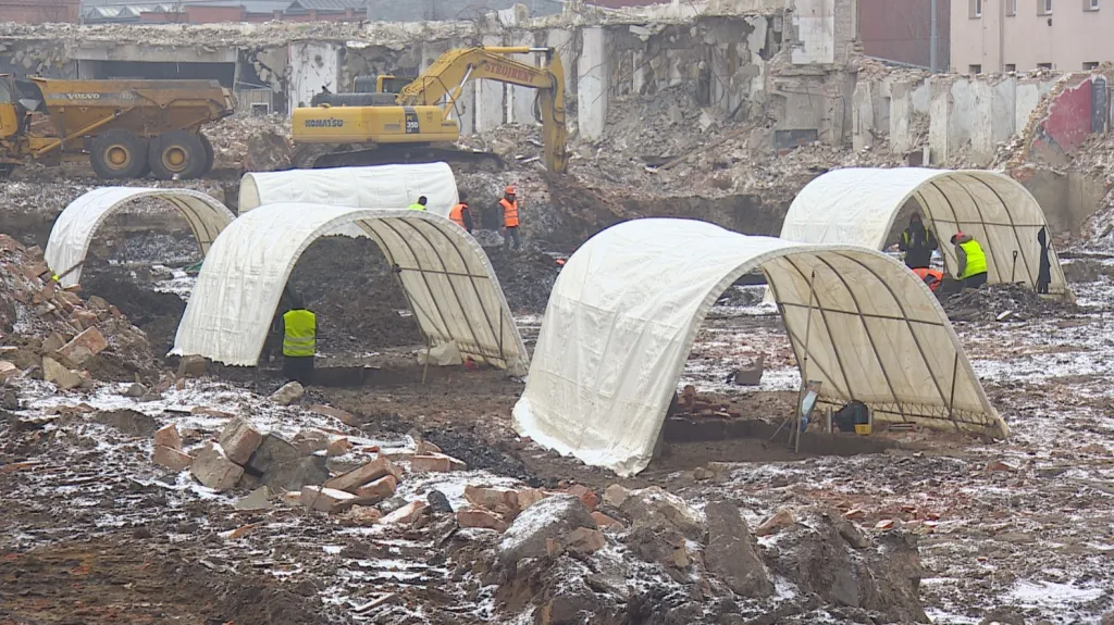 V areálu brněnské Vlněny pracují archeologové