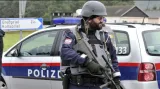 Události: Dramatická policejní akce v Rakousku