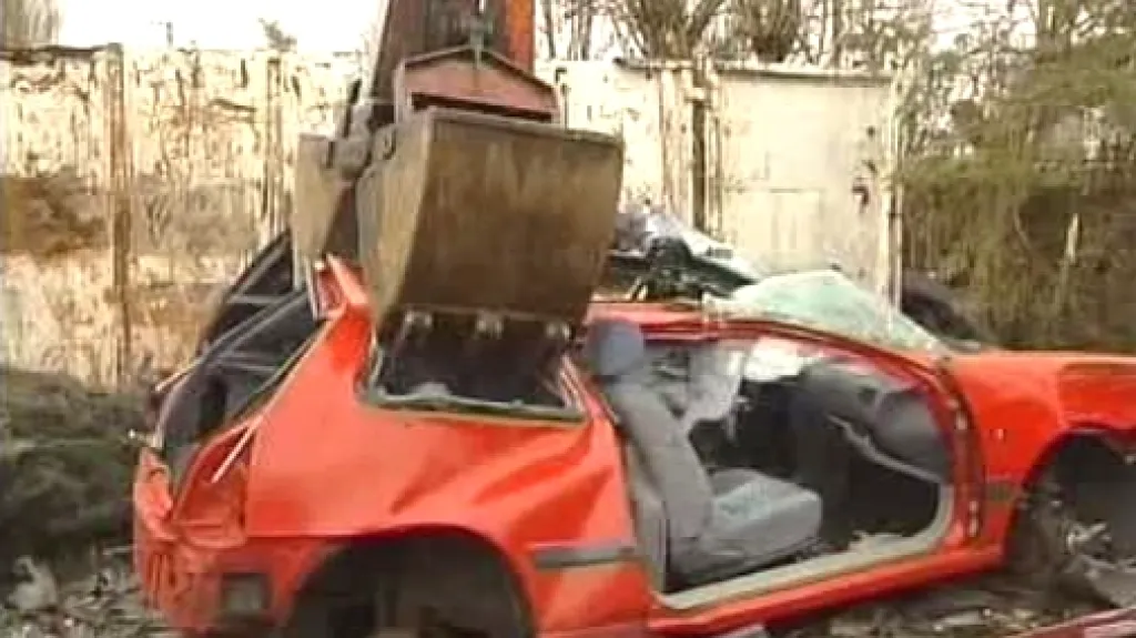 Sešrotování automobilu