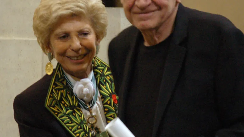 Milan Kundera při přebírání Světové ceny