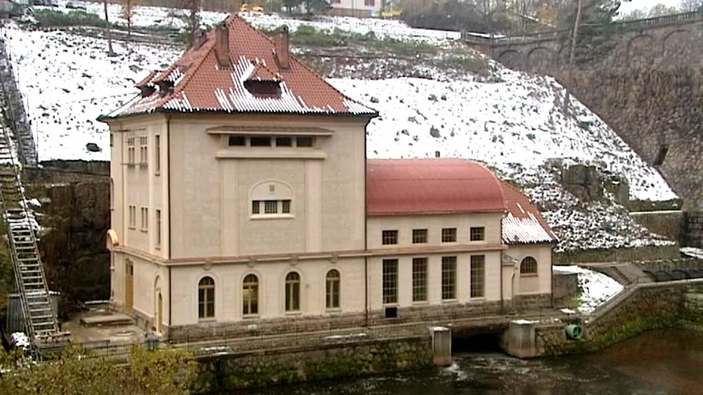 Vodní elektrárna na přehradě Les Království