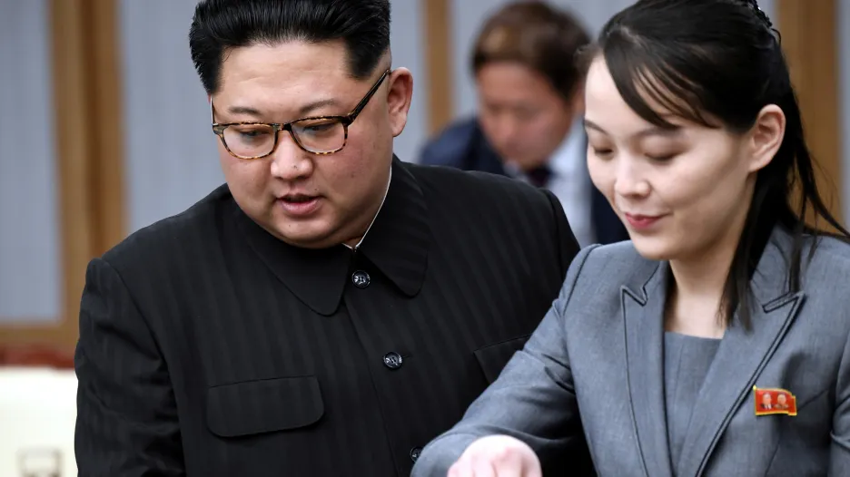 Kim Čong-un a jeho sestra Kim Jo-čong na mezikorejském summitu