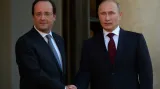 Francouzský prezident Francois Hollande a jeho ruský protějšek Vladimir Putin