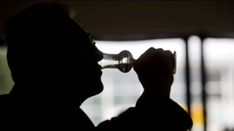 Obětí metanolu přibývá