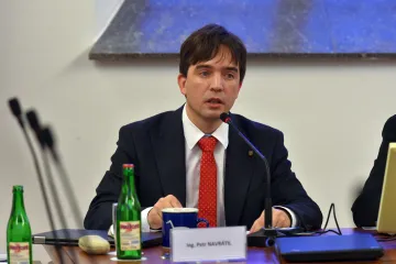 Starosta Chebu obviněný v kauze ROP Severozápad zůstává ve funkci