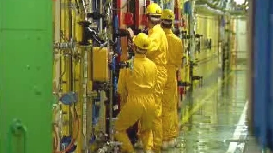 Pracovníci v jaderné elektrárně