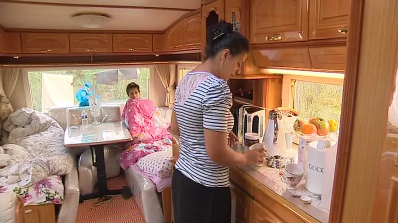 Romské děti kočovníků učí ve Francii zdarma