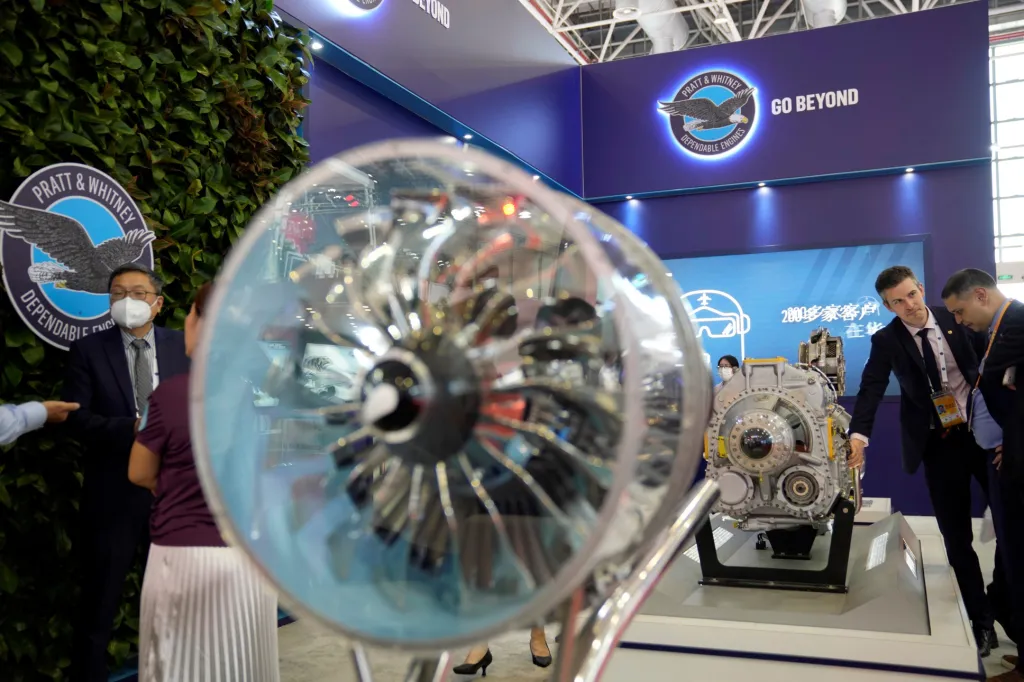 Americká firma Pratt & Whitney představila na veletrhu nové letecké motory