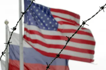 Koordinovaná odveta: země EU vyhošťují Rusy z ambasád, Trump nařídil uzavřít konzulát a poslat domů 60 diplomatů