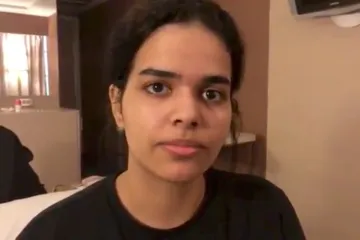 Drama na letišti v Bangkoku. Saúdka odmítla islám a tvrdí, že ji rodina zabije. Thajsko ruší deportaci