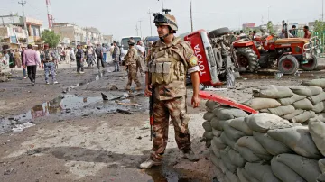 Armáda na místě pumového útoku v Basře