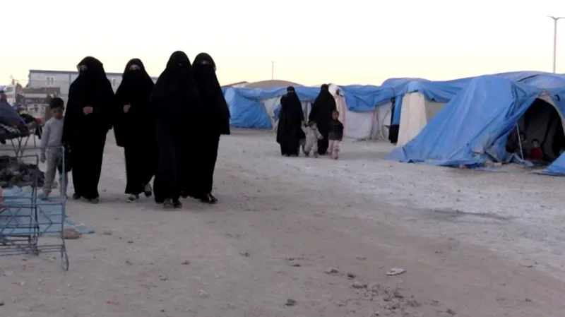 Reportéři ČT: Královny chalífátu (Lenka Klicperová a Markéta Kutilová)