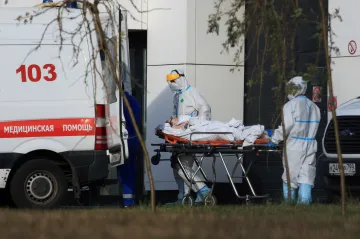 Pandemie ve světě: Rusko hlásí nová denní maxima. Američané u turistů uznají vakcíny schválené WHO 