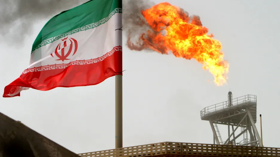 Ropné pole v Íránu