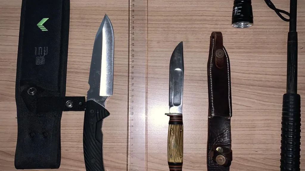 Foto zveřejněné policií v souvislosti s ozbrojeným mužem u sněmovny