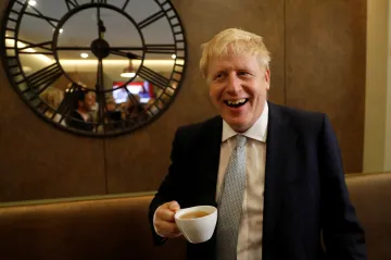 „Je to prostě nefér.“ Johnson domácí hádku nekomentuje, Brity chce vyvést z EU do října