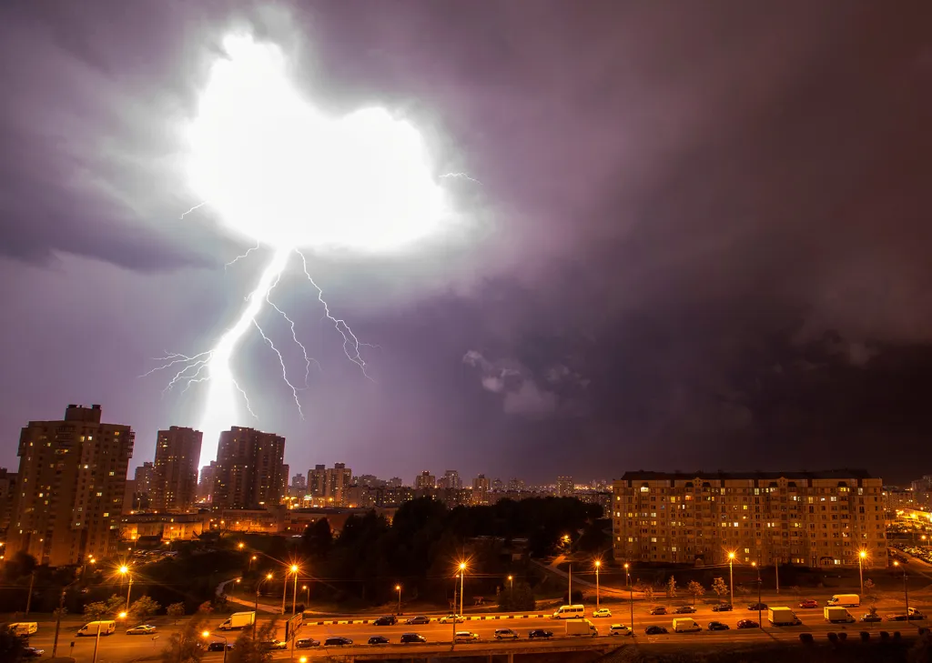 Blesky nad běloruskou metropolí Minsk