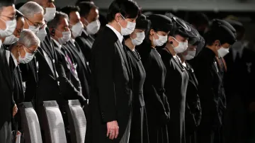 Japonsko se státním pohřbem rozloučilo se zavražděným expremiérem Šinzóem Abem