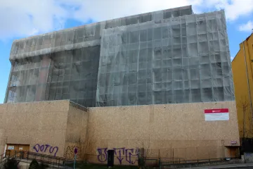 Z budovy ÚSTR je torzo. Projekt rekontrukce měl chyby, potvrdilo ministerstvo. Další peníze dát nechce