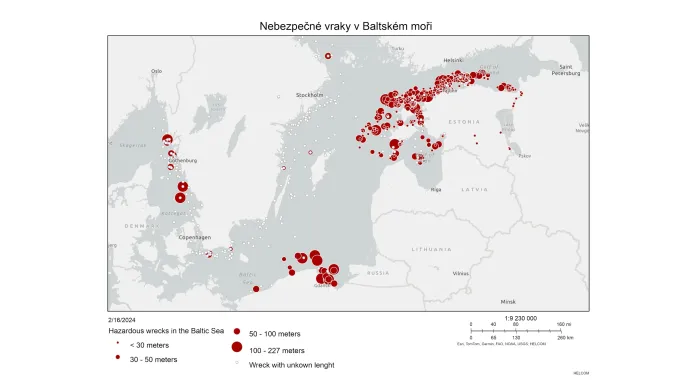 Nebezpečné vraky v Baltském moři (čím je červená tečka větší, tím je vrak delší, u bílých teček není délka známa)