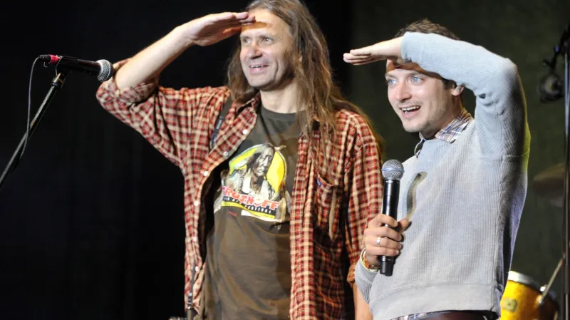 Elijah Wood na festivalu Trutnoff 2014 s jeho zakladatelem Martinem Věchetem