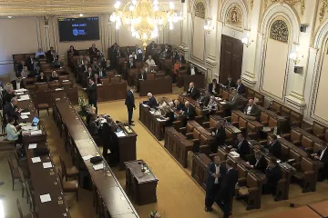 Mnoho interpelací propadlo, sněmovna schválila dohody s Chile a Černou Horou