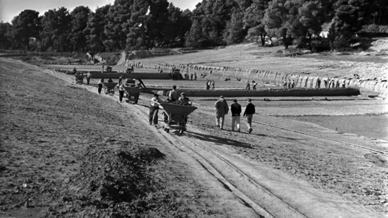 Německé archeologické vykopávky na místě olympijského stadionu roku 1958