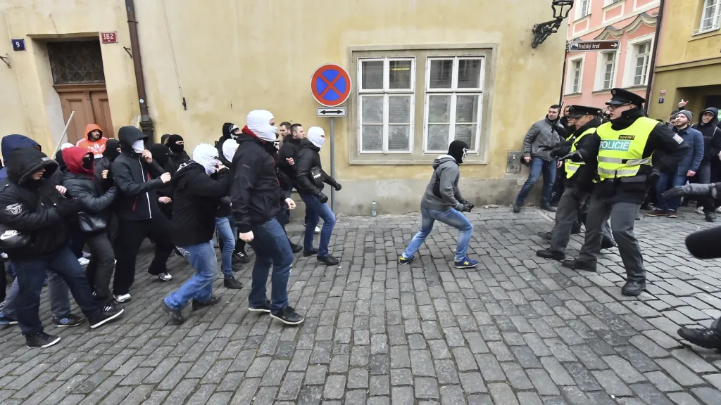 Střet na Malé Straně v Praze