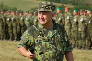 Náčelníkem generálního štábu se Jaromír Zůna nestal. Tak zamíří na ambasádu do Pekingu