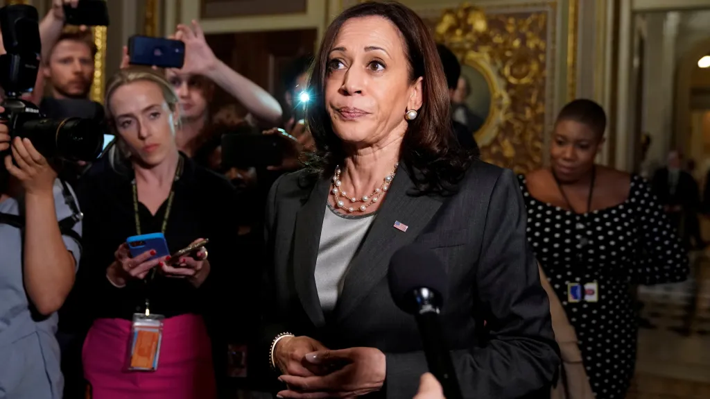 Viceprezidentka Kamala Harrisová po hlasování uvedla, že boj ještě neskončil