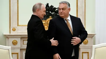 Ruský vládce Vladimir Putin a maďarský premiér Viktor Orbán v Moskvě (28. listopadu 2025)