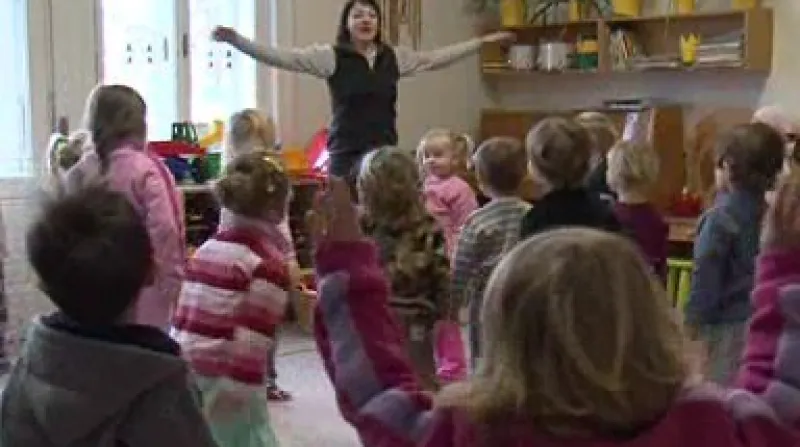 Pohyb děti v chladné budově školky zahřeje