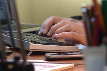 Chystaná pravidla pro práci z domova jsou terčem kritiky, Jurečka připustil změnu novely