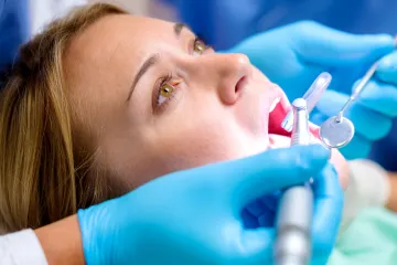 VZP rozváže smlouvy s nepoctivými zubaři