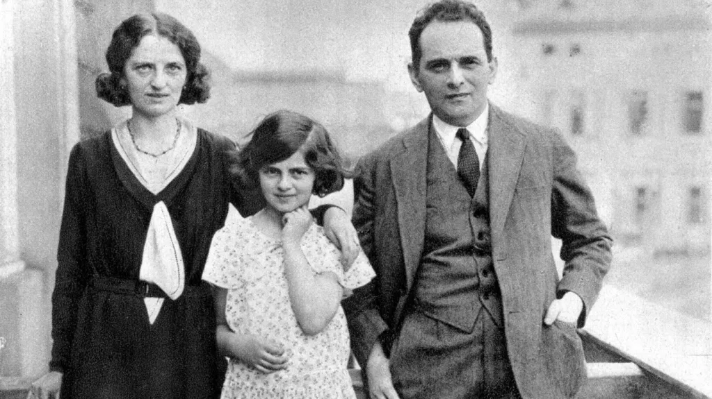 Karel Poláček s rodinou