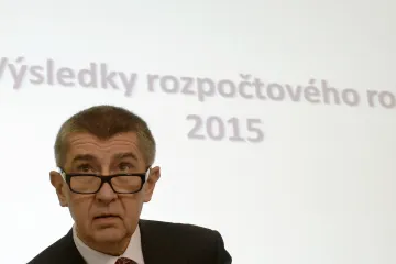 Schodek mohl být místo 63 jen 50 miliard. Vláda narychlo utrácela, tvrdí ekonom