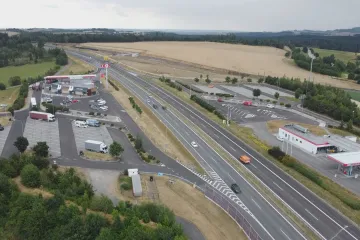 Oprava dálnice D3 na hranici jižních a středních Čech končí. Od pátku už řidiči projedou bez omezení