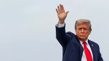 Donald Trump odlétá z Aljašky po setkání s Vladimirem Putinem