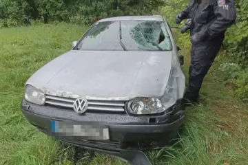 Podezřelý, který měl autem v Adršpachu usmrtit dva lidi, byl už dvanáctkrát trestaný a řízení má zakázáno