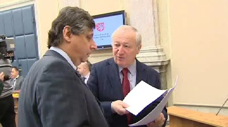 Janota chce přiškrtit platy v dozorčích radách státních firem