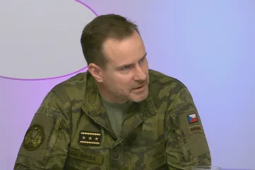 Na obranu budou potřeba nejméně tři procenta HDP, soudí Řehka