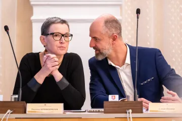 Zúžená koalice v Hradci Králové pokračuje, podpoří ji přeběhlíci