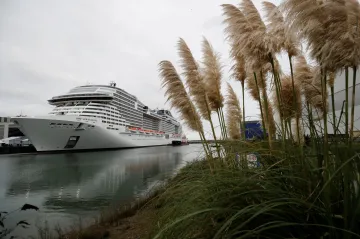 Z loděnice vyplula obří výletní loď MSC Grandiosa. Chlubí se ekologickým systémem na snížení emisí