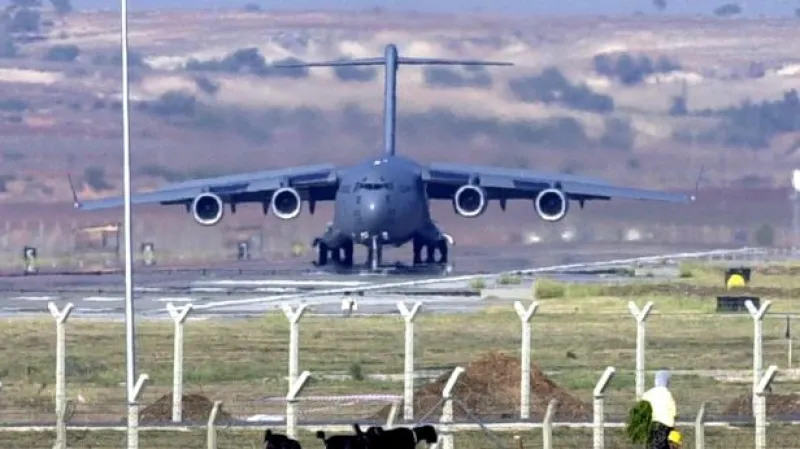 Turci bombardovali syrskou vesnici, tvrdí Kurdové