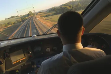 Pendolino dosáhlo rekordní rychlosti. Při jízdě bylo rovněž nouzově zastaveno