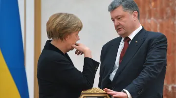 Angela Merkelová a Petro Porošenko v Minsku