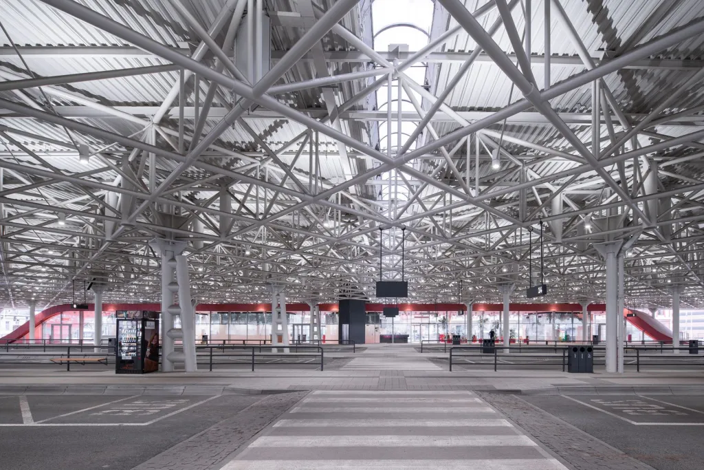 Ústřední autobusové nádraží Zvonařka, Brno (CHYBIK+KRISTOF ARCHITECTS & URBAN DESIGNERS)