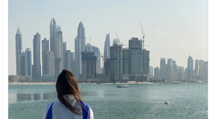 Snímek Izraelky při návštěvě Dubaje